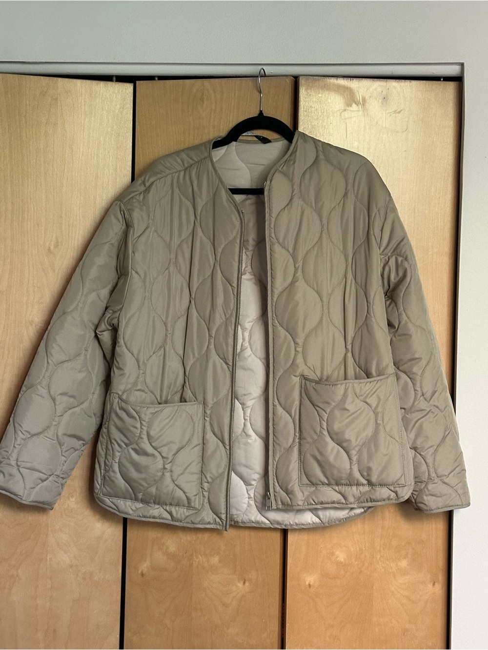 Zara Quilted Lightweight Jacket in Gray Beige